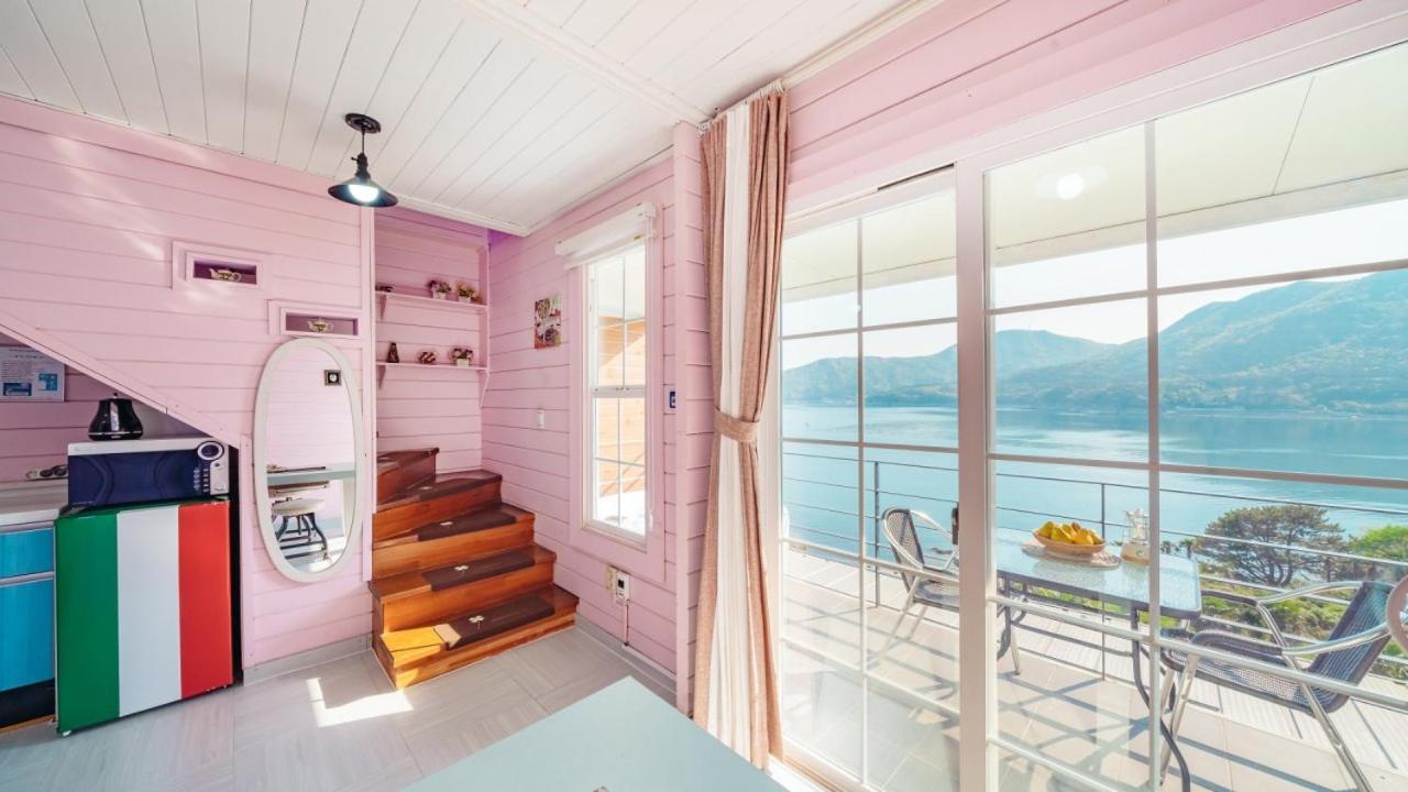 Arasol Pension Кодже Экстерьер фото