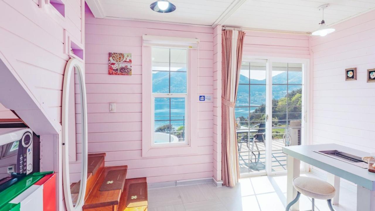 Arasol Pension Кодже Экстерьер фото