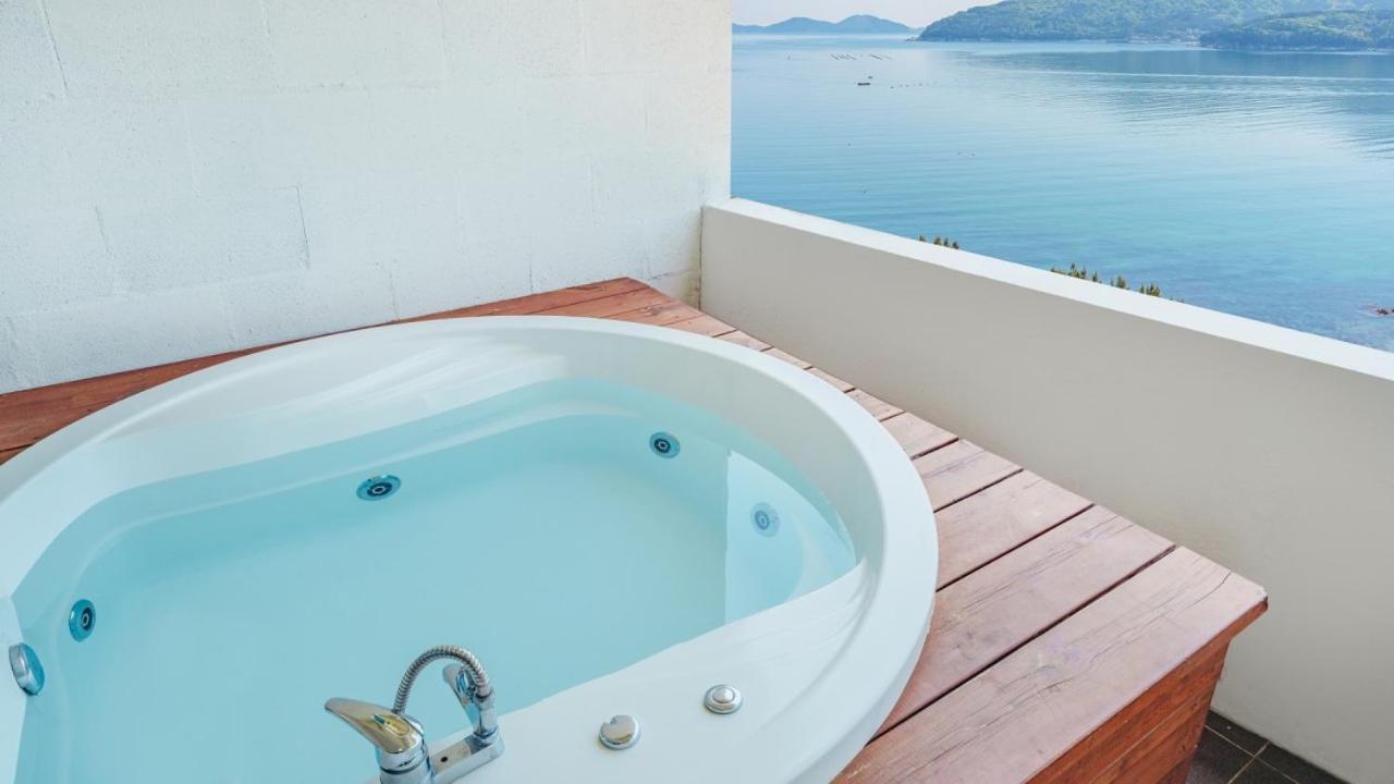 Arasol Pension Кодже Экстерьер фото